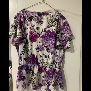 Pretty short sleeve size M too in great condition